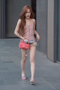 【精选街拍】Vol.3085 百褶裙清秀粉色系 [124P+1V-1.42GB]