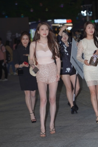 【精选街拍】Vol.3609 闪闪亮亮短裤搭配 [99P+2V-1.41GB]